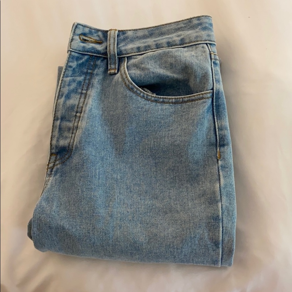 BRANDY MELVILLE JEANS!!